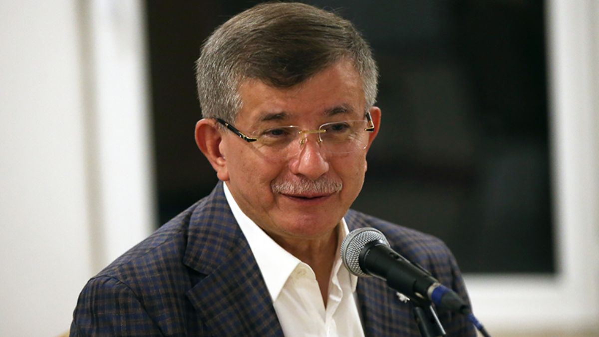 Davutoğlu: Tribünler “hükûmet istifa” dedi, Bahçeli yine yanlış anladı