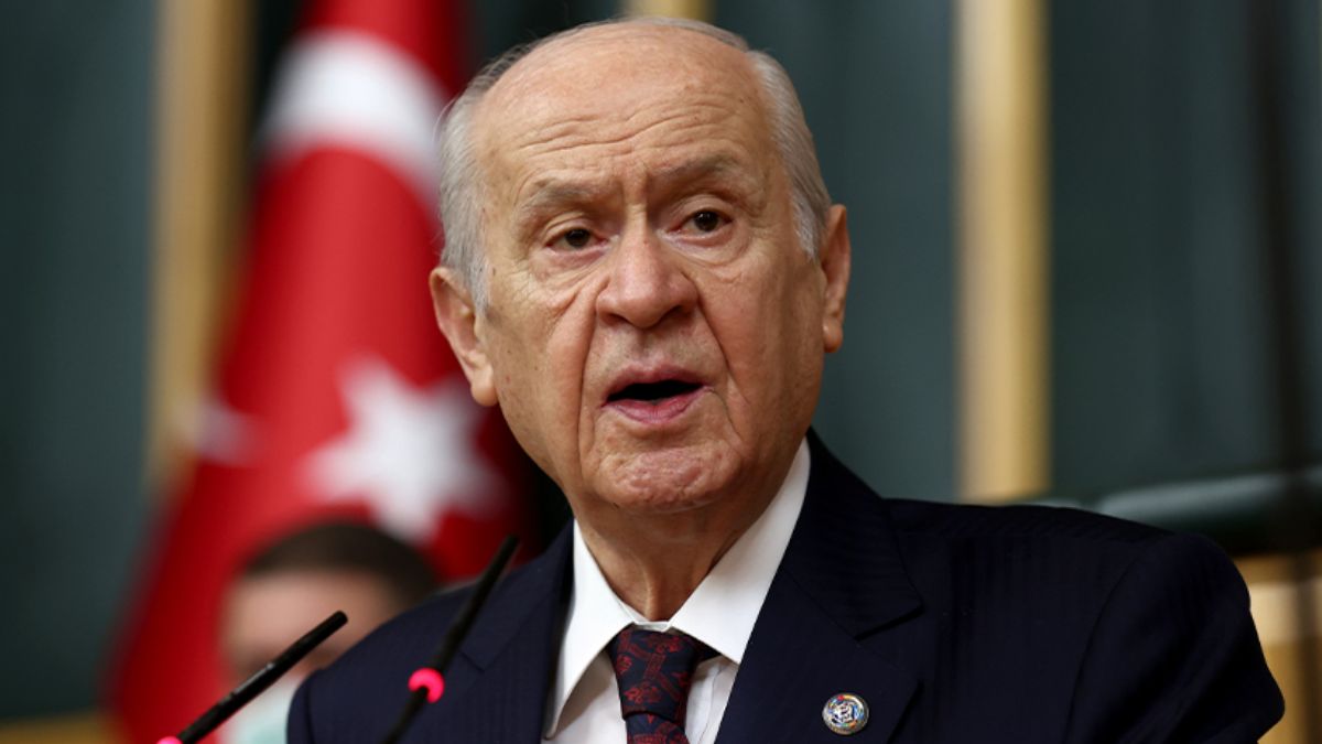 Bahçeli tuttuğu yeni takımı açıkladı