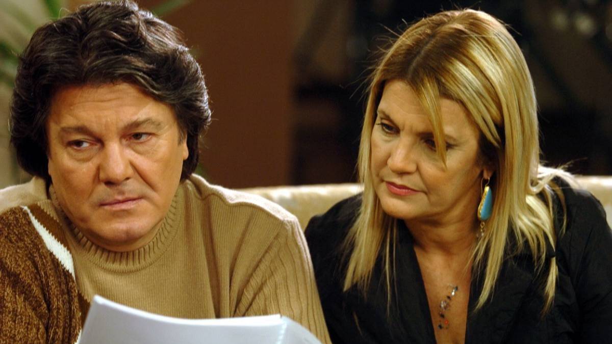 Kazım Akşar kimdir? Oyuncu Kazım Akşar hangi dizi ve filmlerde oynadı?