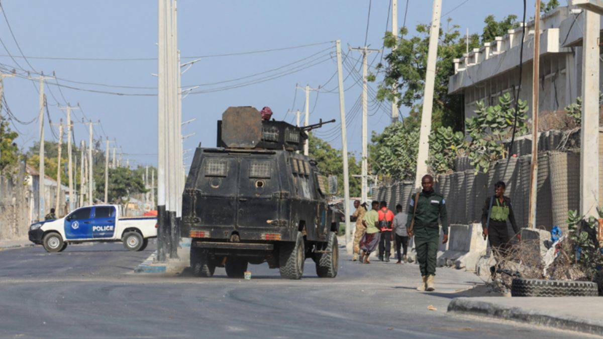 Somali'de güvenlik güçleri arasında iç çatışma: Çok sayıda ölü var!