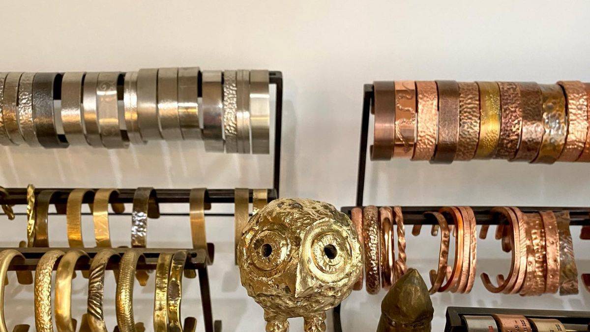 Modası geçmeyen bakır, usta ellerde hayat buluyor