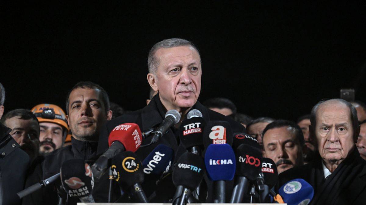 Erdoğan, deprem bölgesindeki hakaret soruşturmalarında şikayetinden vazgeçti