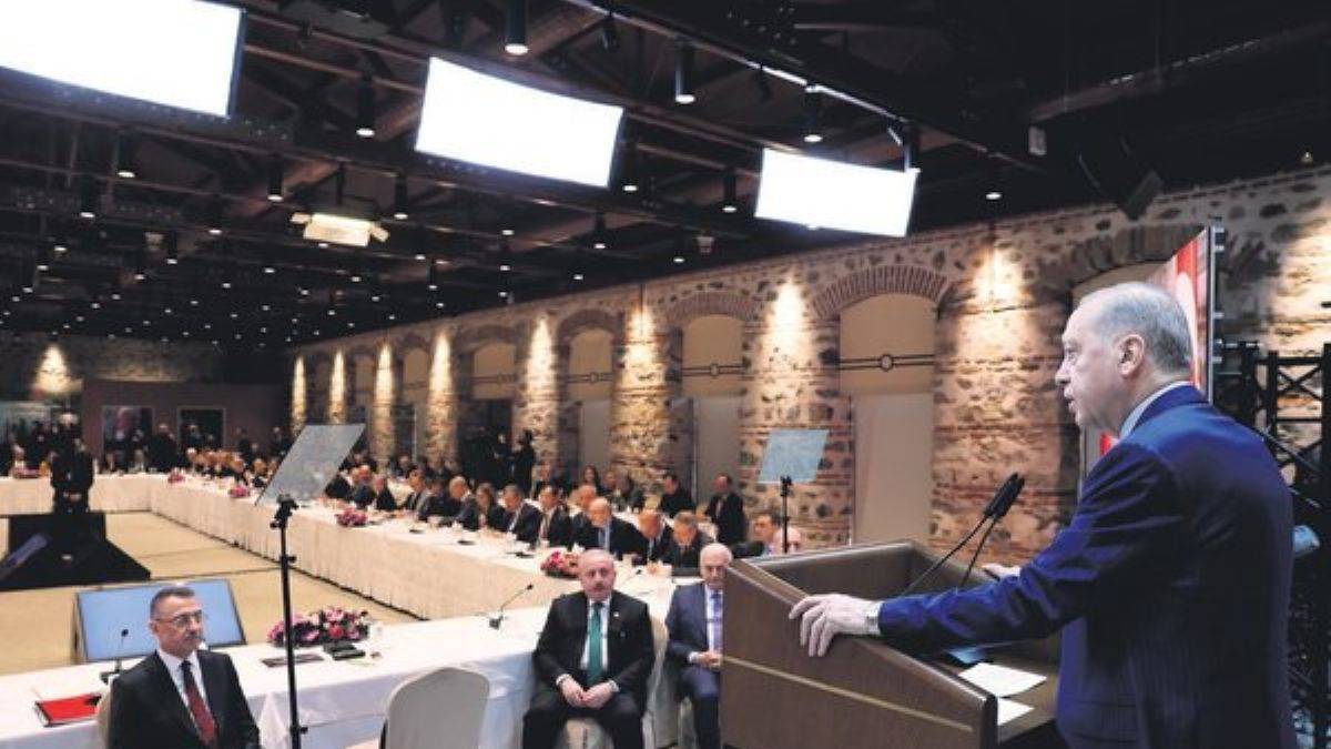 Dolmabahçe'de Erdoğan'la buluşan bilim adamları, afetlerle ilgili hükümeti de eleştirdi