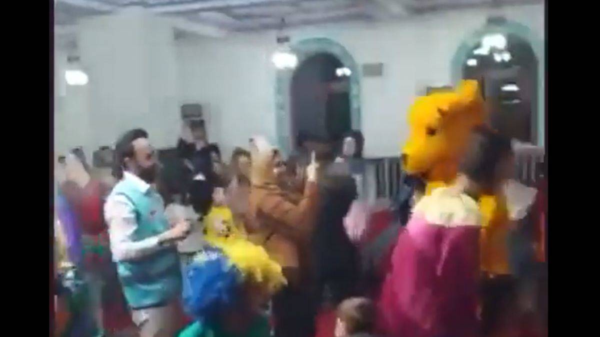 Prof. Şimşirgil'in camide çocuk eğlencesine tepkisi tepki çekti