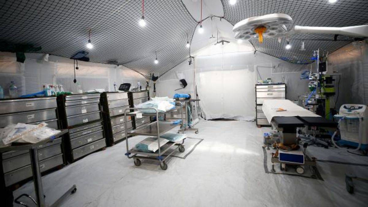 Deprem bölgelerinde 16 ülke tarafından 34 sahra hastanesi kuruldu