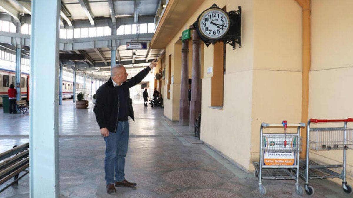 Deprem hatırası: 04.17'de durdu, hep aynı kalacak