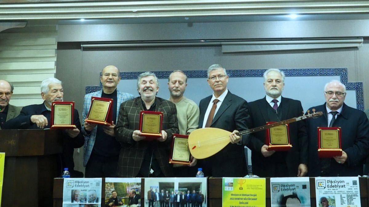 Diksiyon ve Edebiyat Dergisi 2022 ödülleri verildi