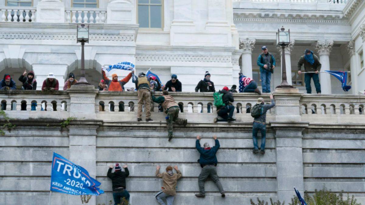 Kongre baskını 'komplo' muydu? Yeni görüntüler tartışılıyor