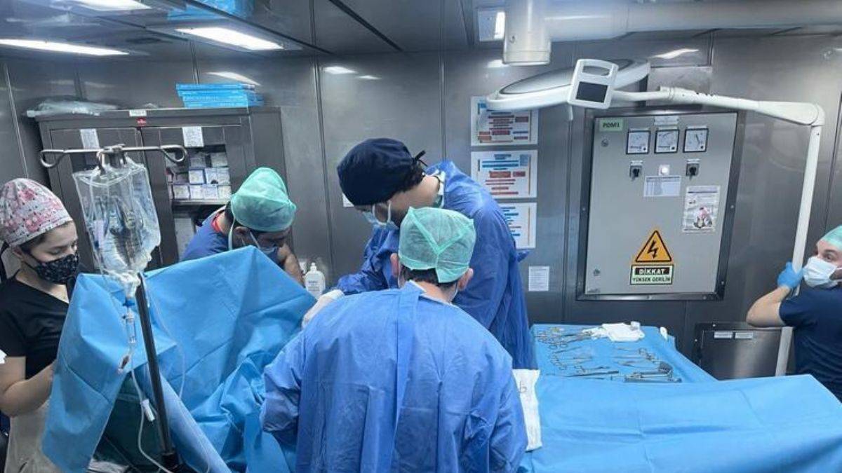 TCG Bayraktar gemisinde, 10 bininci hasta tedavi edildi