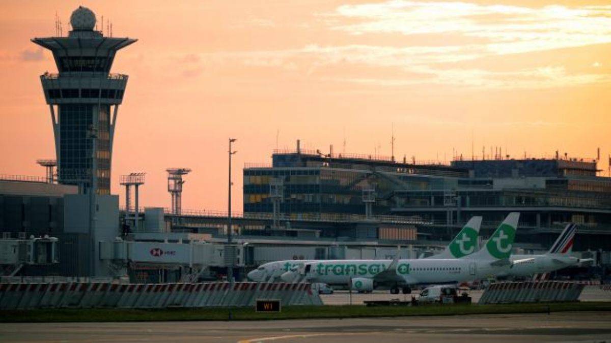 Fransa'daki Orly Havalimanı'nda seferler için kısmi iptal çağrısı