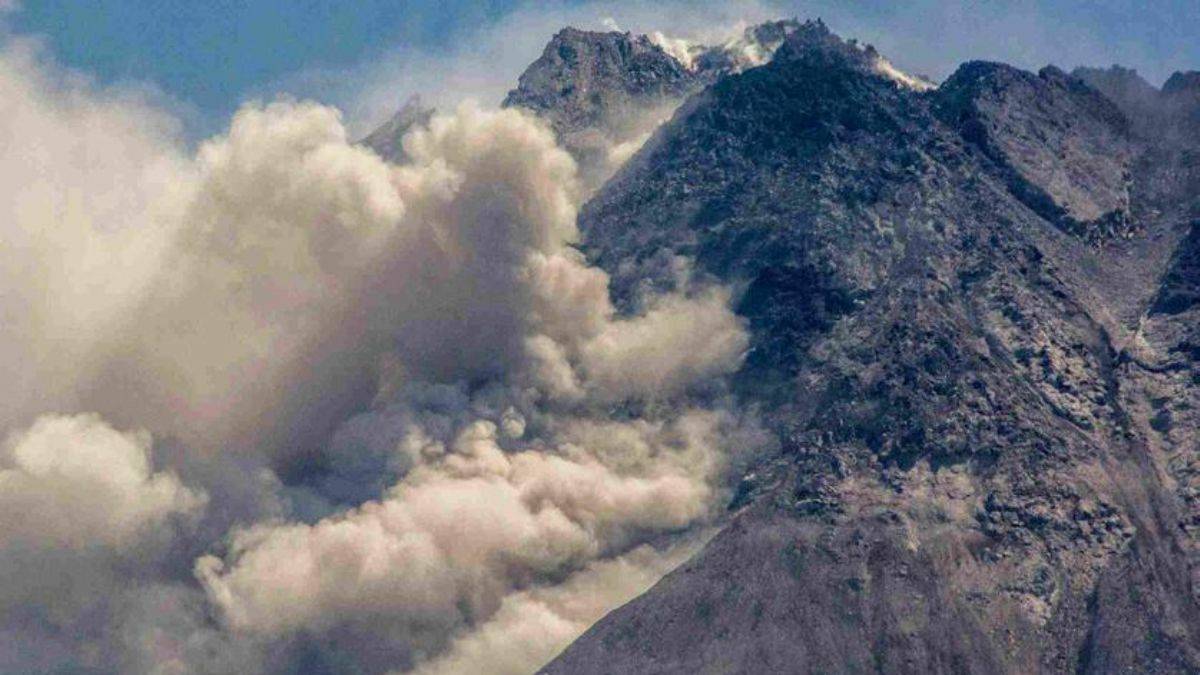 Merapi Yanardağı'nda hareketlilik sürüyor