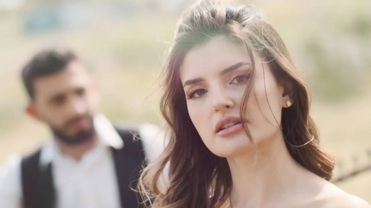 Begüm Polat kimdir? Şarkıcı Begüm Polat'ın biyografisi...