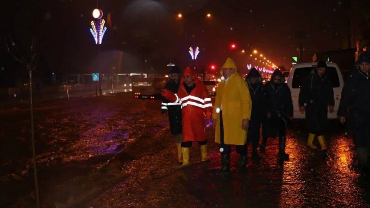 Şanlıurfa'da yarın okullar tatil mi? 16 Mart Perşembe günü Şanlıurfa'da okullar tatil edilir mi?