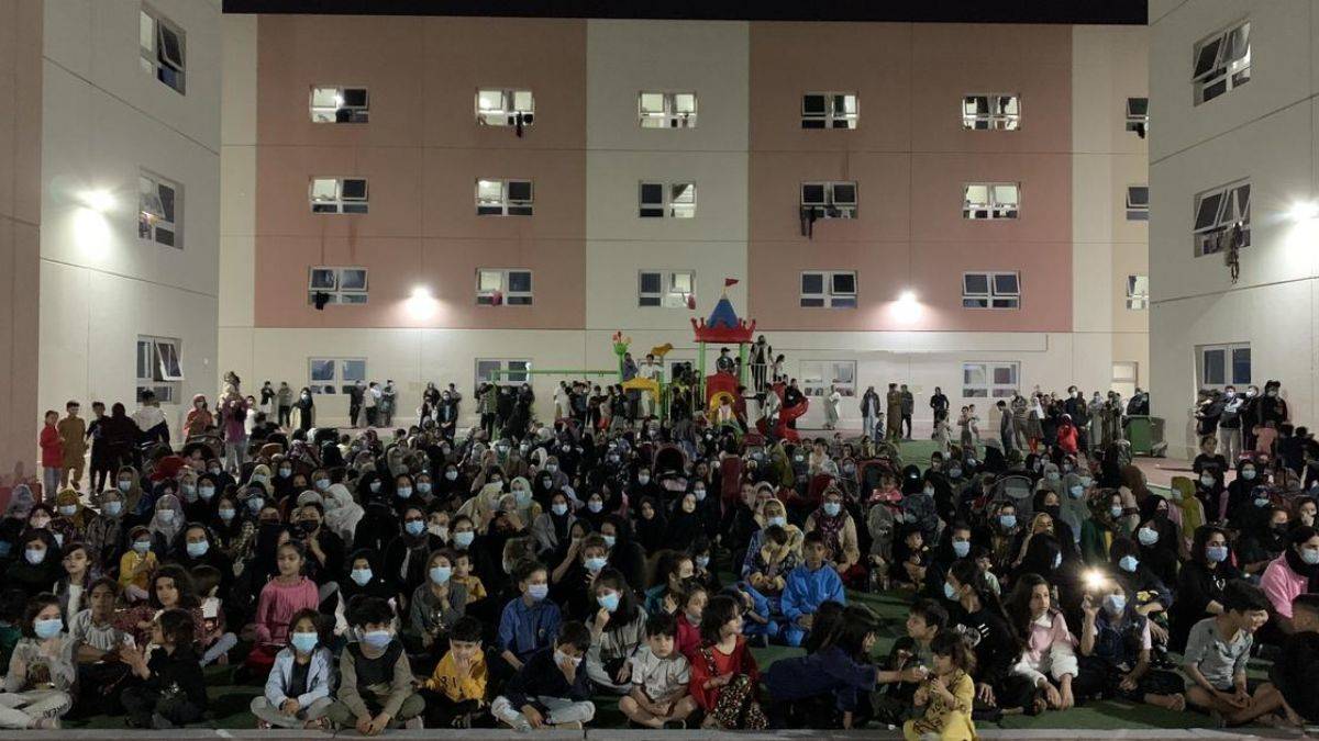 ABD'nin sattığı Afgan işbirlikçiler BAE'de bekliyor