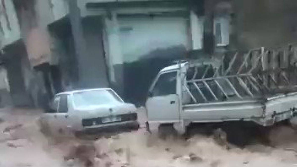 Sele kapılan adamı kurtarmak yerine videosunu çekmeyi tercih etti