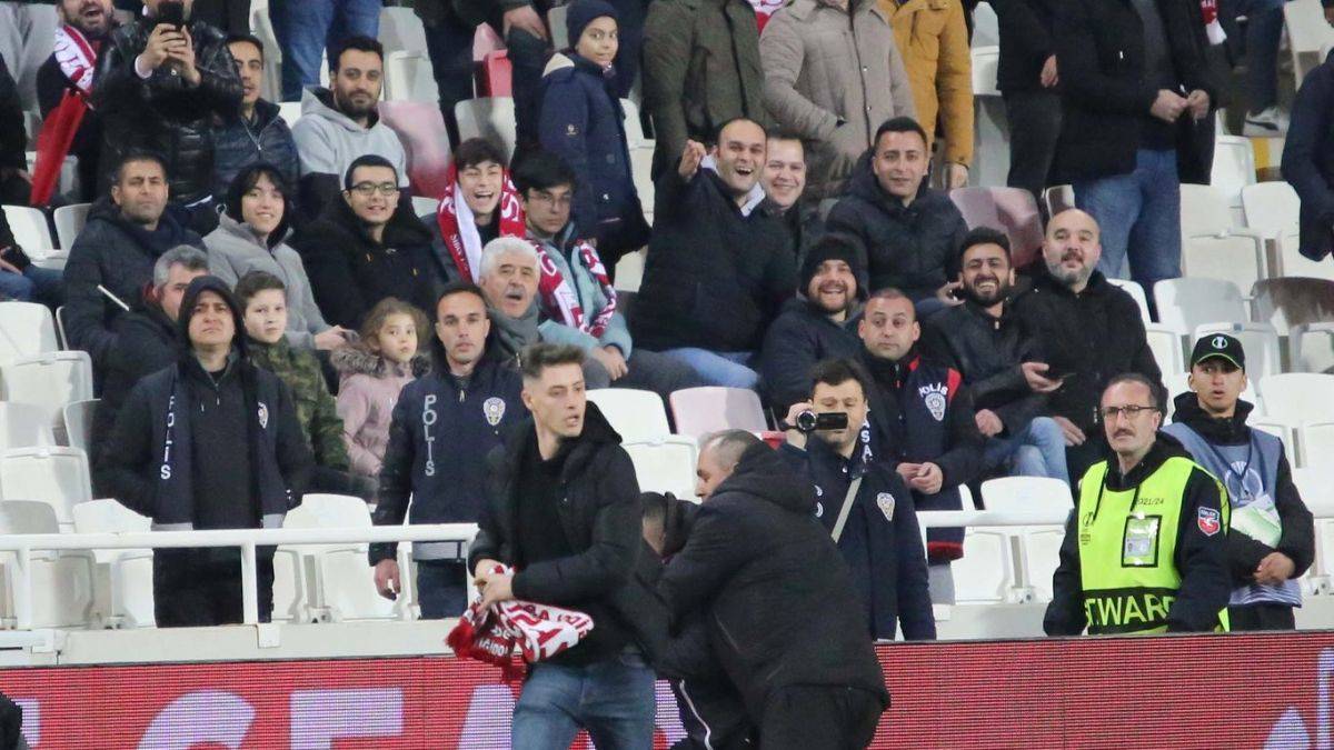 Sivas'ta yumruklu saldırı: Utanılacak bir olay