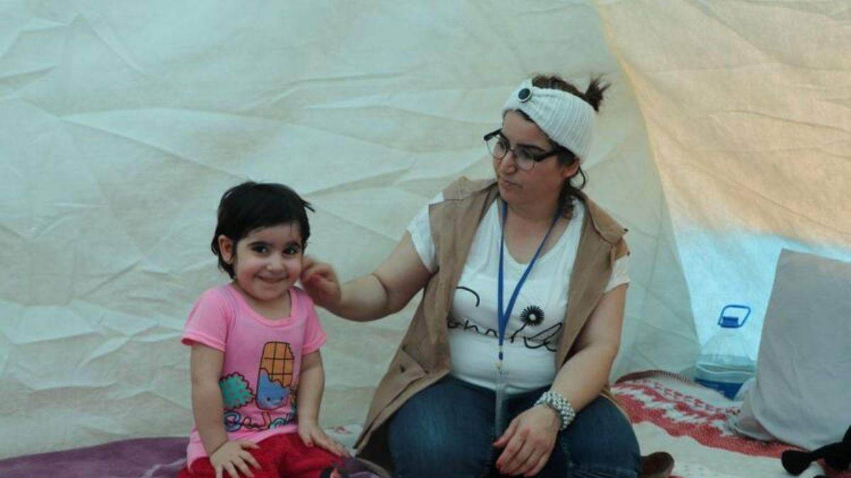 'Eşim beni ve kızımı evden attı, 2 saat sonra deprem oldu'