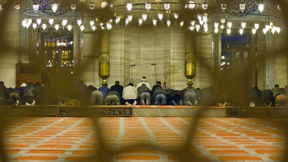 İstanbul'da hatimle teravih namazı kılınan camiler 2023 | İlçe ilçe hatimli teravih hangi camilerde kılınacak?