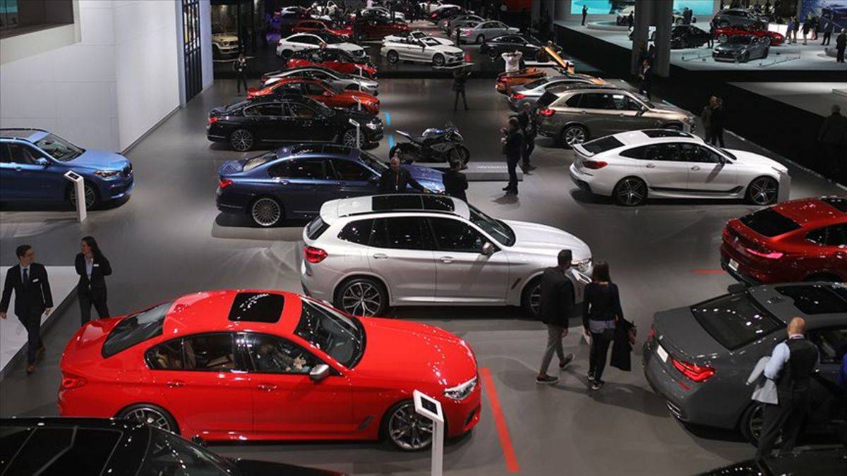 Lüks otolar Türkiye'ye gelmeden satılıyor