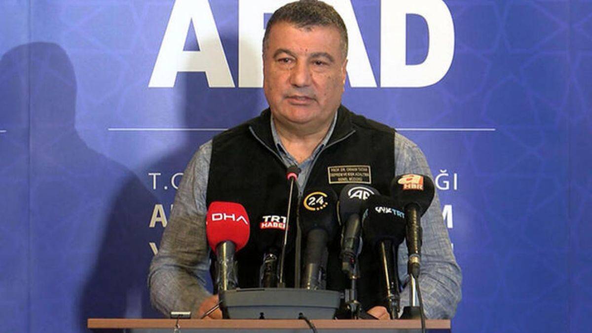 AFAD: Yıkımların olduğu yerlerin çoğu fay hattında