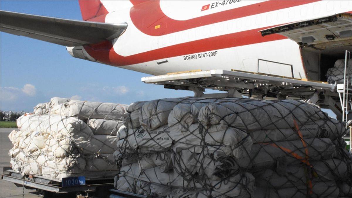 Pakistan'dan gelen 26'ıncı uçak Türkiye'de