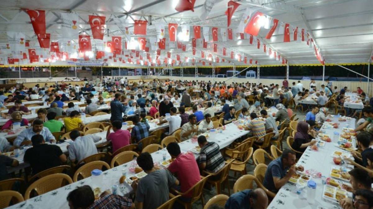 Buca'da iftar çadırı nerede? 2023 Karabağlar'da, Bornova, Karşıyaka, Konak'ta iftar sofrası nerede hangi mahallede, sokakta?