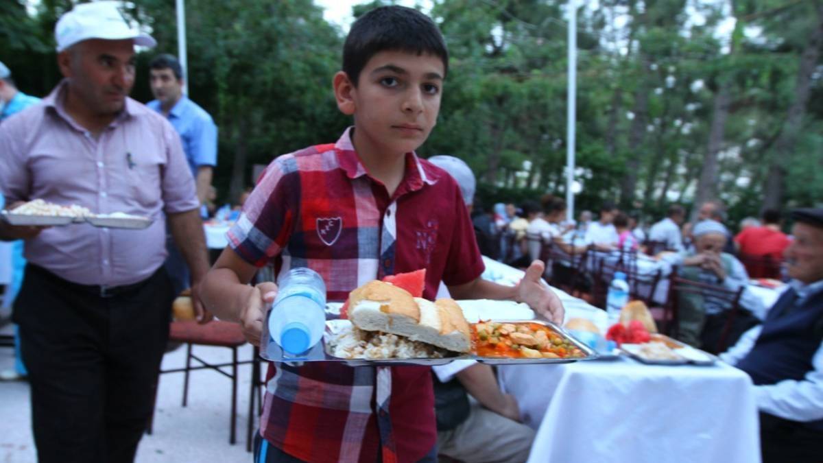 Gaziantep iftar çadırı 2023 | Gaziantep'te iftar çadırı nerede kuruldu? Şahinbey, Şehitkamil, Nizip, İslahiye Ramazan çadırı var mı?
