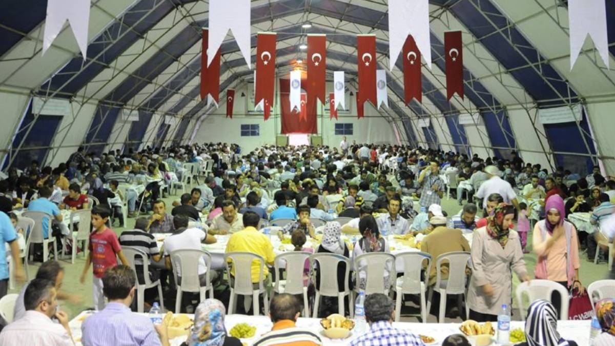Manisa iftar çadırı nerede? 2023 Manisa'da iftar çadırı kuruldu mu?