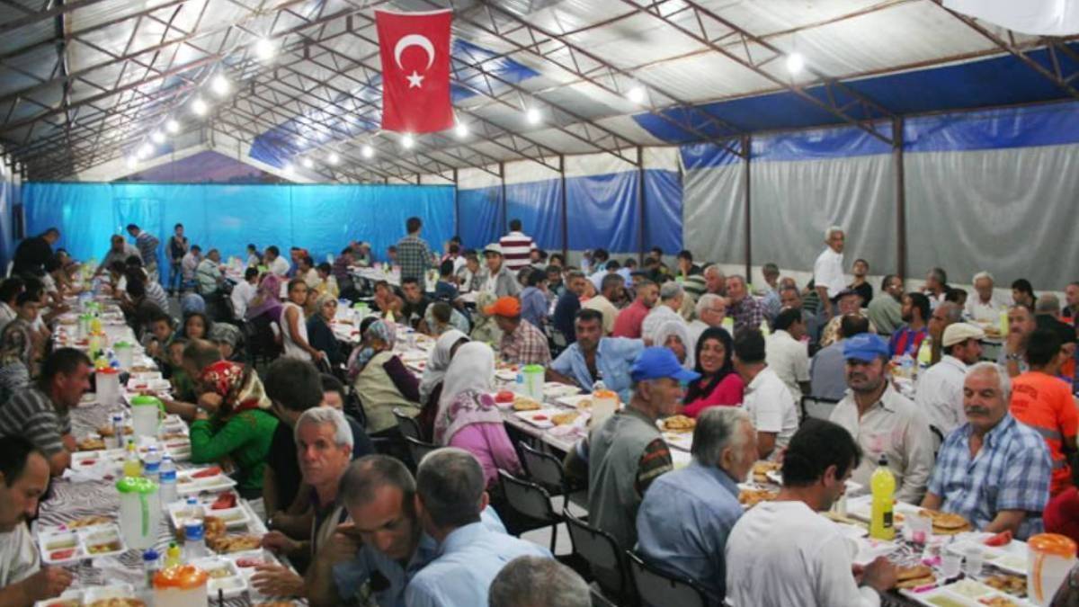 Esenyurt iftar çadırı 2023 | Esenyurt'ta iftar çadırı nerede kuruldu? Esenyurt ücretsiz iftar nerede var?
