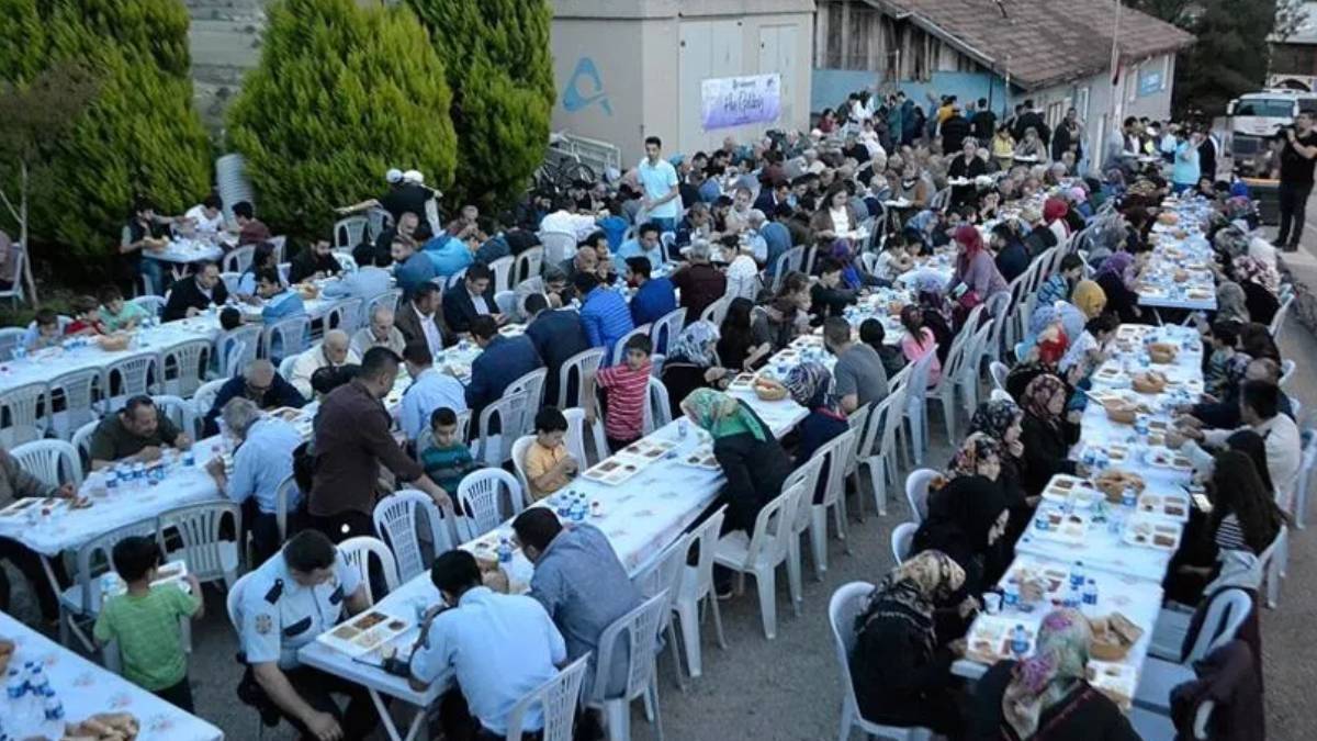 Bağcılar iftar çadırı 2023 | Bağcılar'da iftar çadırı nerede, kuruldu mu? Bağcılar iftar yemeği nerede dağıtılıyor?
