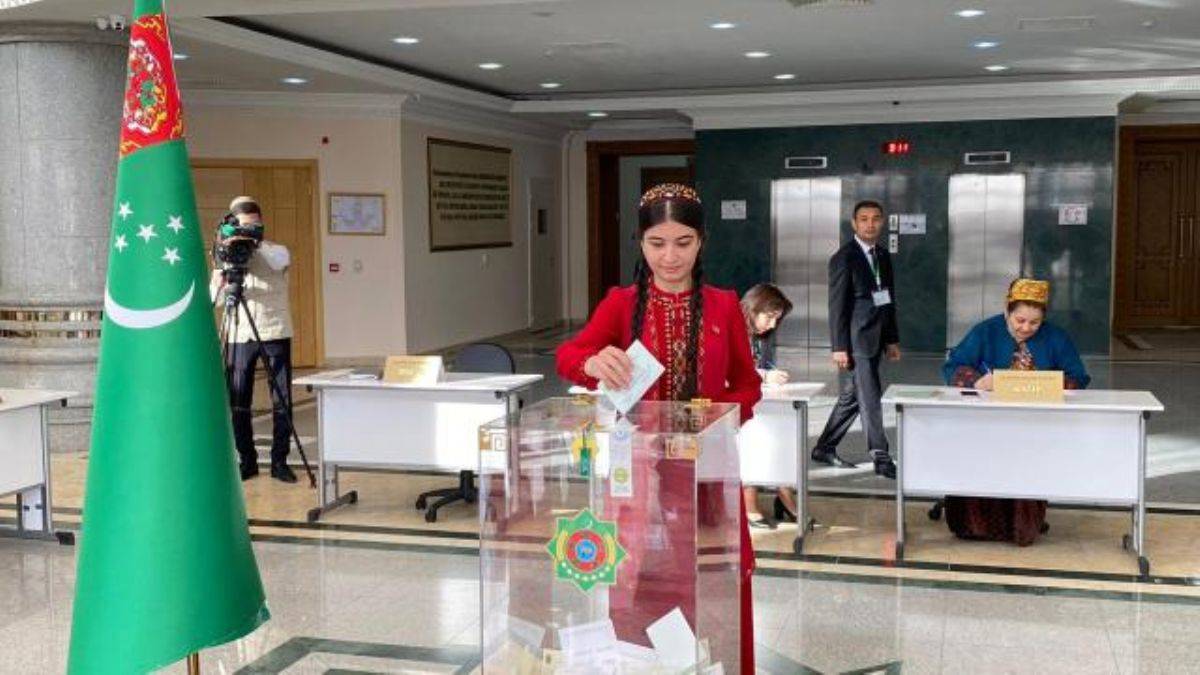 Türkmenistan’da milletvekilliği seçimleri için oy verme işlemleri başladı