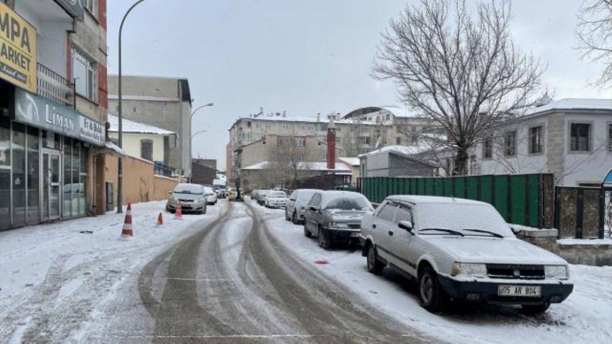 Doğu Anadolu'da kar geri dönüyor