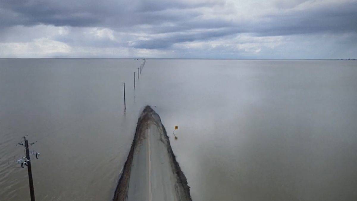 ABD'de yolları ve tarlaları yutan selin havadan görüntüsü