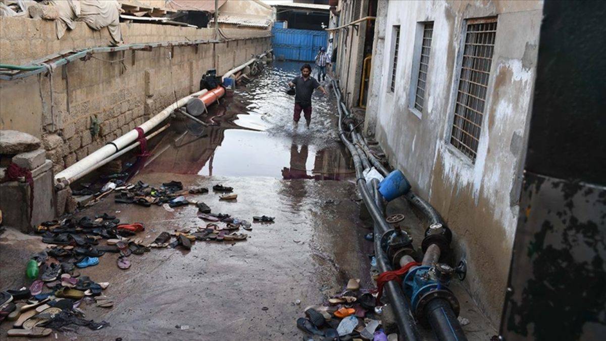 Pakistan'da gıda yardımı izdihamı: 11 ölü, 6 yaralı