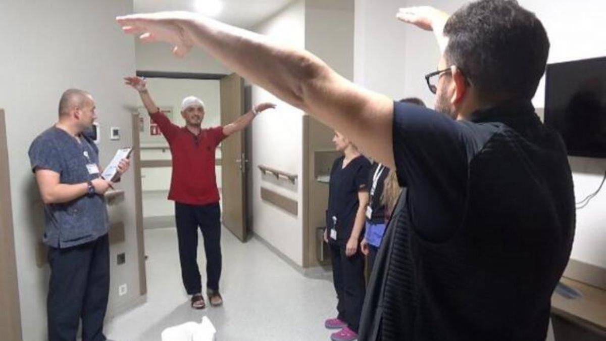 Hastaya 'uyanık beyin ameliyatı' yapıldı