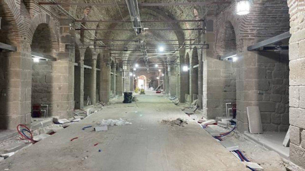 Niğde'de kent müzesine dönüştürülecek bedestende çalışmalar sürüyor