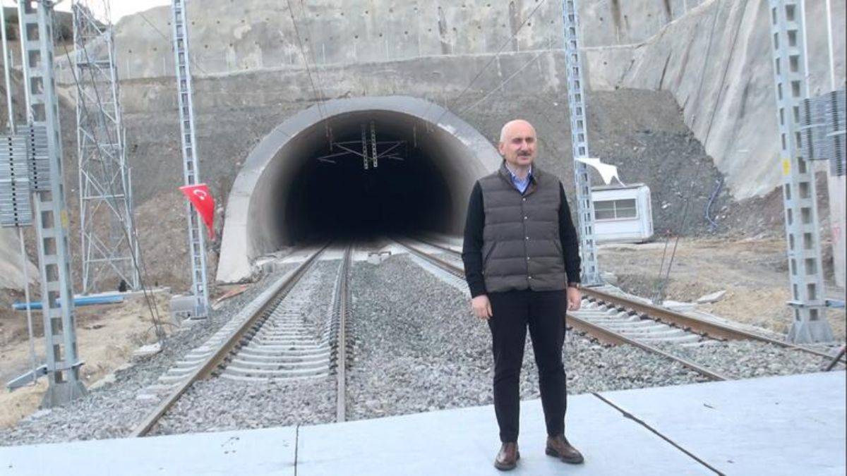Bakan Karaismailoğlu'ndan Ankara-Yozgat-Sivas hızlı tren açıklaması
