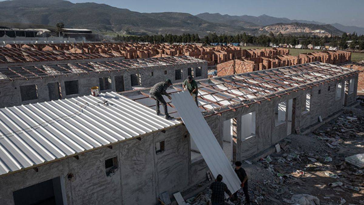 AK Partili Yayman'dan geçici konut açıklaması