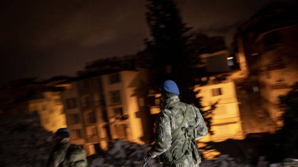 Antakya'daki evlerde gece tek bir ışık yanmıyor