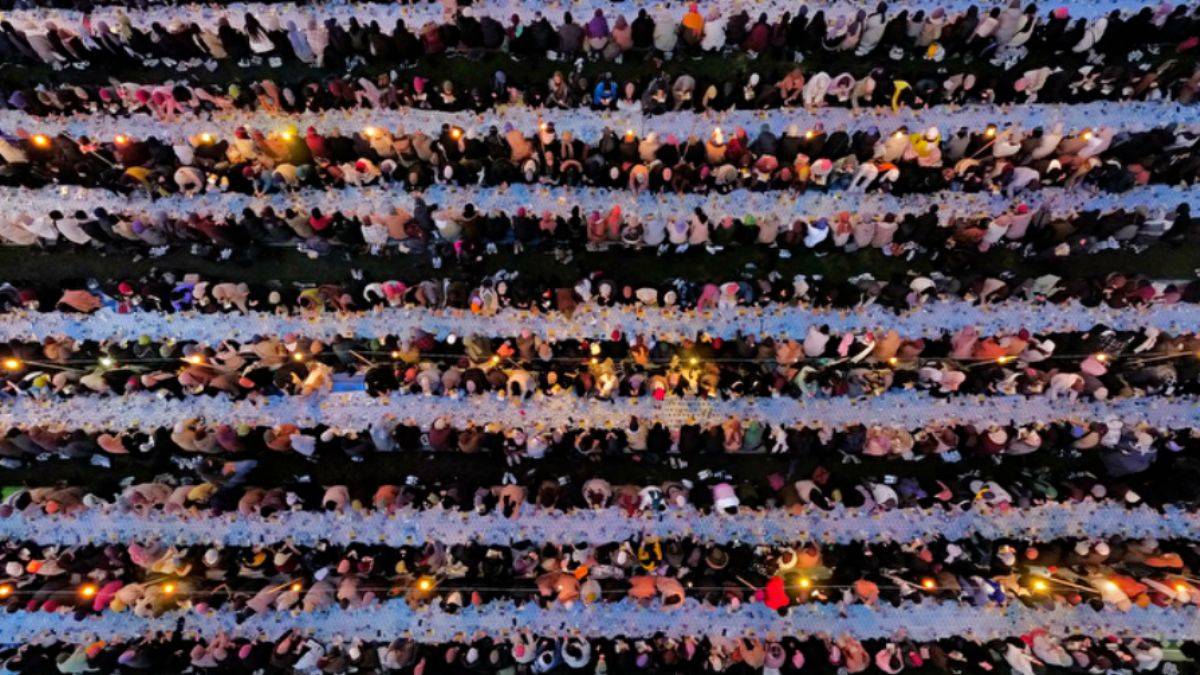 Boğaziçi Üniversitesi'ndeki iftara büyük katılım