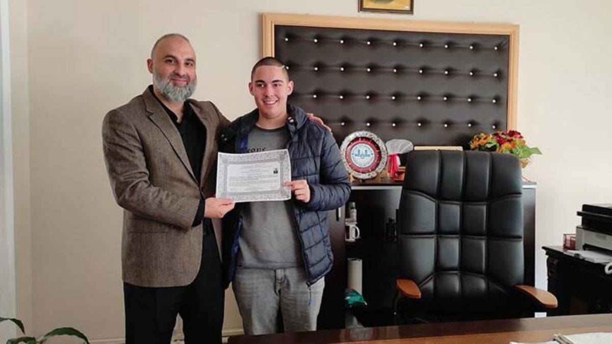 Avusturyalı genç, Edirne'de Müslümanlığı seçti