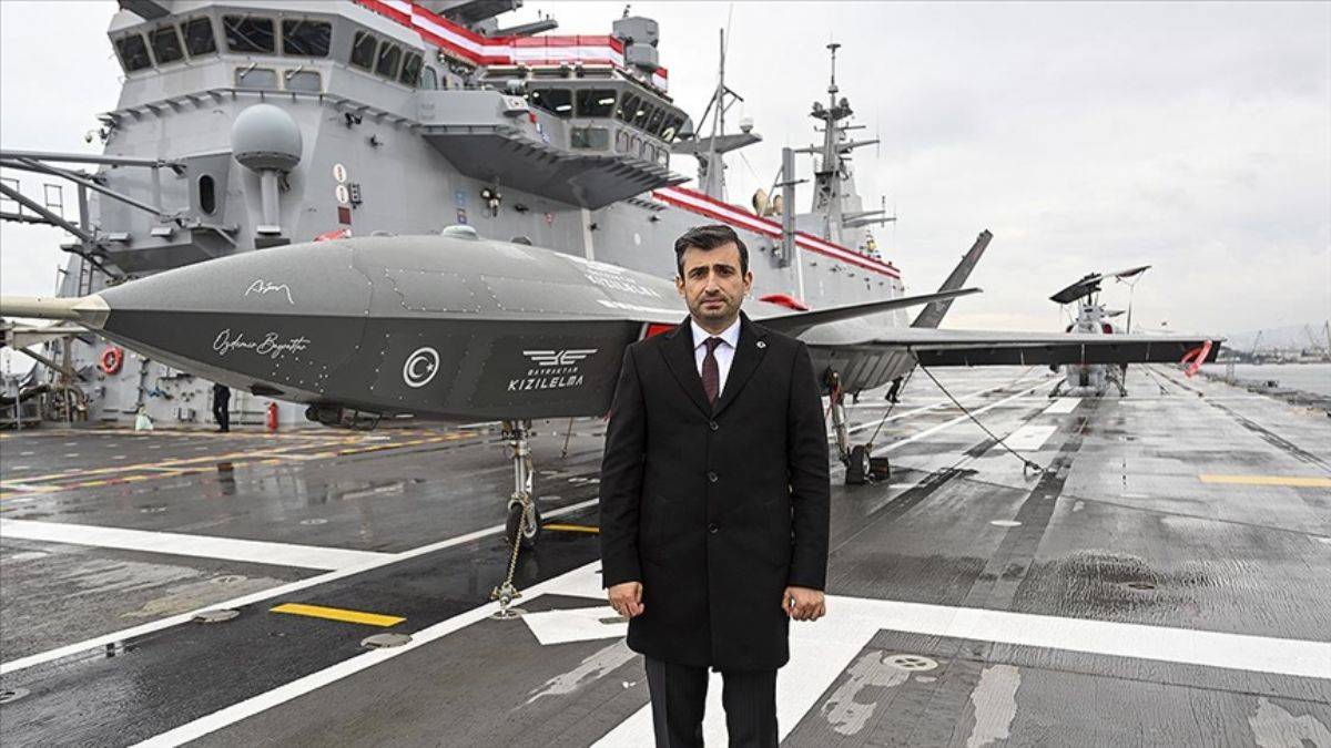 Selçuk Bayraktar, dünyanın ilk SİHA gemisi TCG Anadolu'da