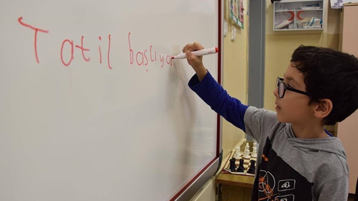 Nisan ara tatilde kreşler, ana okulları tatil mi? Özel kreşler ve paralı ana okulları ara tatilde kapanıyor mu?