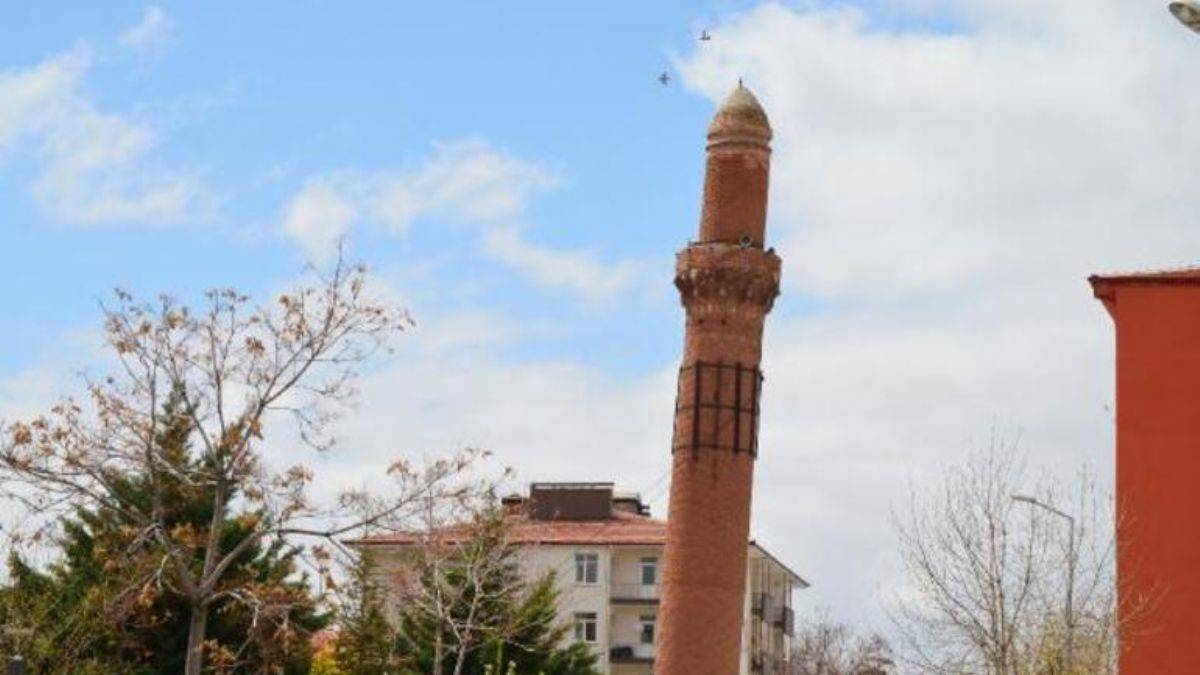 800 yıllık eğri minare depreme dayanıklı çıktı