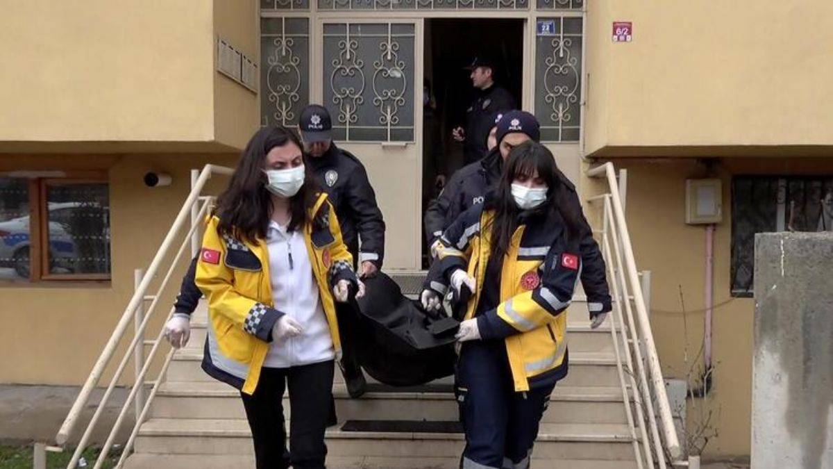 'Gizemli bir iç ses annem ve babamı öldürmemi söyledi'