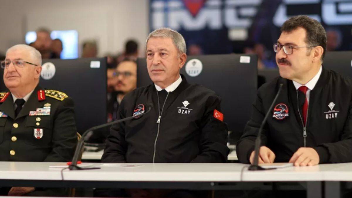 Bakan Akar: İMECE uydusunun komuta kontrolü, Keşif Uydu Tabur Komutanlığında olacak