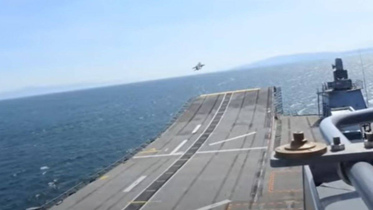 TCG Anadolu F-16'lar ile eğitime katıldı