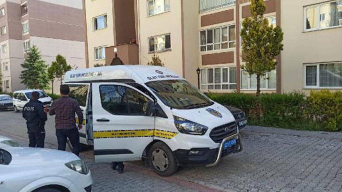 Emekli polis, eşini ve 2 çocuğunu intiharını engellemeye çalışırken vurmuş