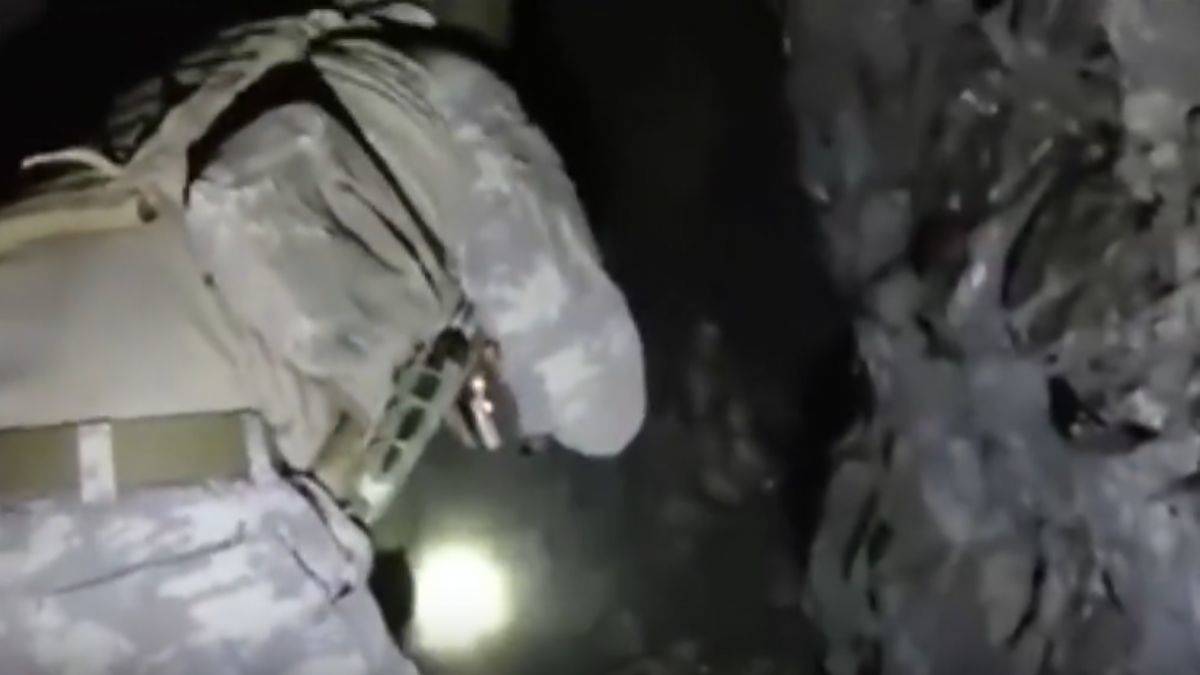 Akar: Mehmetçik, teröristlerin Zap'taki mağarasına girdi