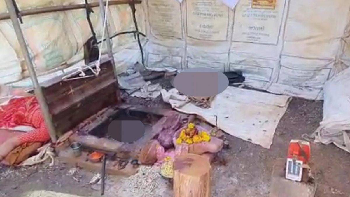 Hindistan'da 'insan kurban': Kendi kafalarını kestiler